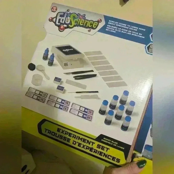 EduScience kids age 10 plus science kit - Picture 2 of 5